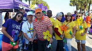 Family members, residents and staff out for the Walk to End Alzheimer's in 2015.