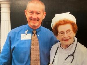 Mi mamá, Doris Pulliam, enfermera en LTC, falleció por complicaciones de Alzheimer's Enfermedad en mayo de 2014