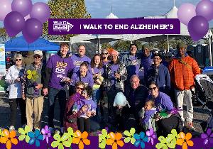 Únase a nosotros en la lucha para poner fin Alzheimer's. Estamos caminando en Nashville y nos encantaría que te unieras a nosotros.